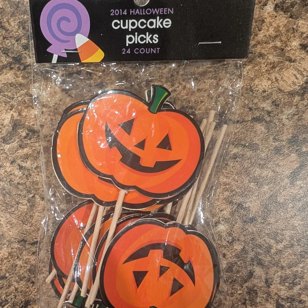 Brand New Celebratev It Halloween Party Supplies  Decorating Set